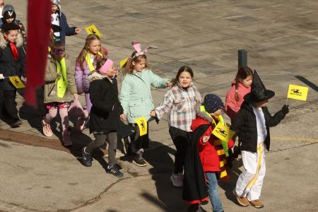 PUSTNI SPREVOD PO CERKNICI 11 FOTO LJUBO VULELIČ